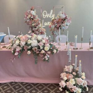 obrus velvet pudrowy róż wypozyczalnia dekoracji olsztyn